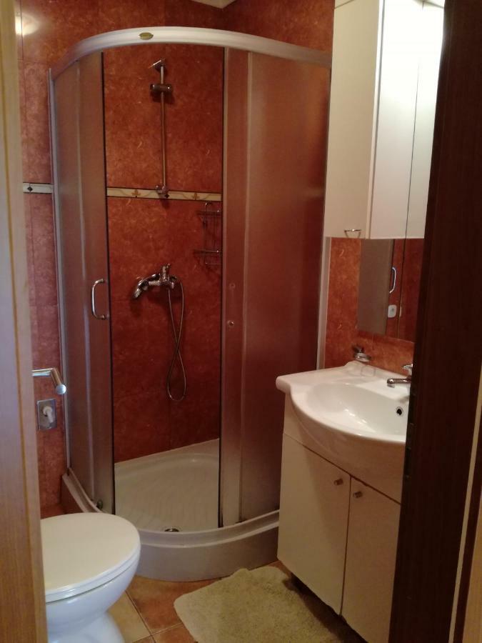 Apartment Nela Funtana Eksteriør bilde
